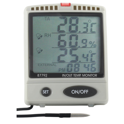 O monitor de temperatura e umidade AZ 87792 possui um grande visor LCD que exibe claramente os dados climáticos internos e externos.