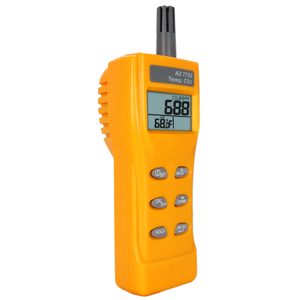 Medidor portátil ergonômico AZ 7752 projetado para atender à norma EN 50543, apresentando um perfil compacto e um alarme sonoro integrado para avisos de CO2.