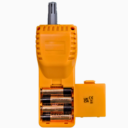 Vista traseira do detector de CO2 AZ 7752, mostrando o compartimento da bateria para alta mobilidade e a caixa fabricada em uma instalação com certificação ISO 9001.