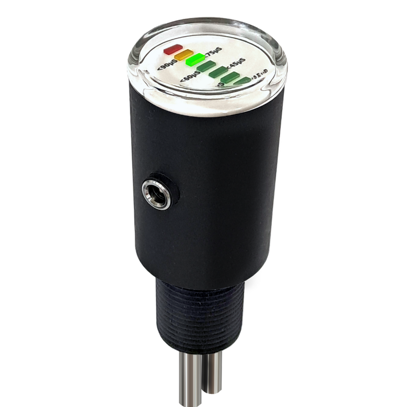 Draufsicht auf den AZ 8311 mit LED-Anzeigen und 9-V-Gleichstrombuchse zur Echtzeit-Überwachung der Wasserleitfähigkeit.